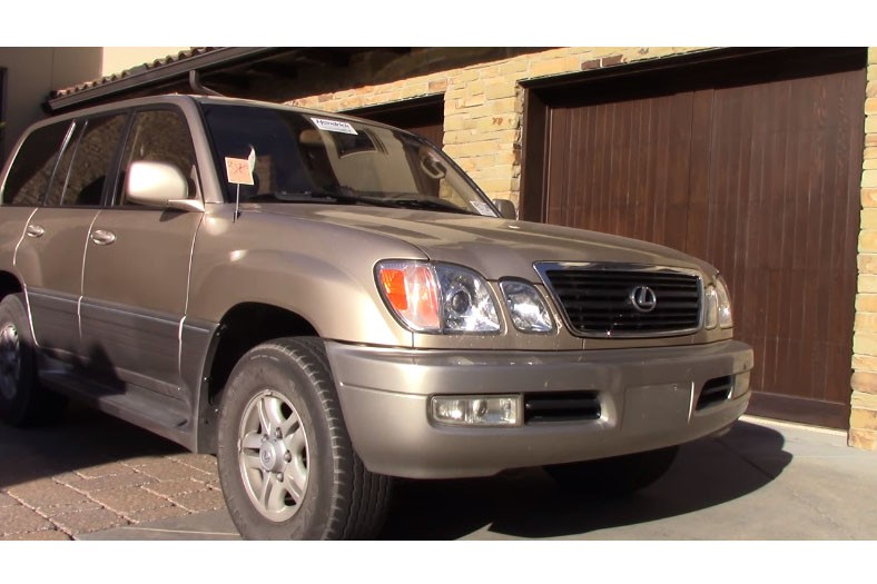 Chi tiet xe sang Lexus LX 470 &quot;sieu re&quot; chi 47 trieu dong-Hinh-2